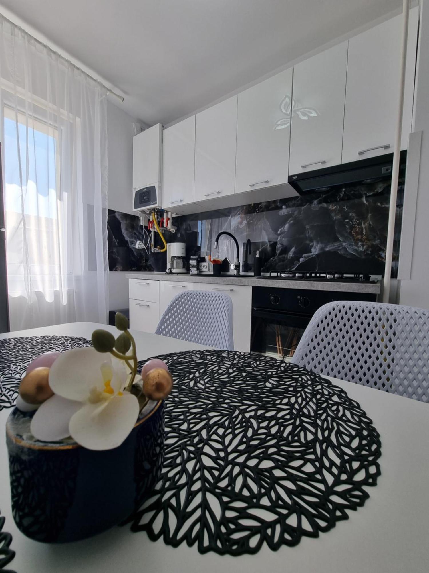 Apartament Central Pe Pietonala Nr2 후네도아라 외부 사진